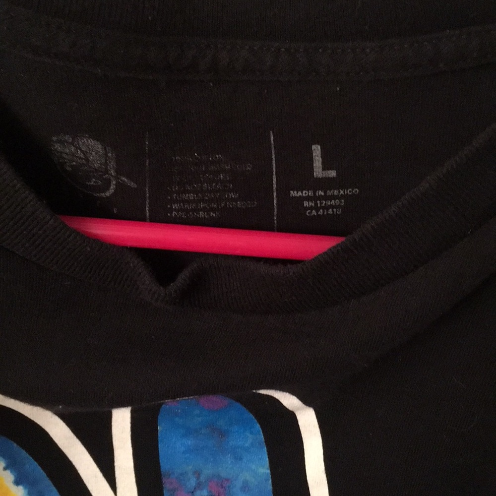Neff black t shirt with tie-dye peace sign - Picture 4 of 4